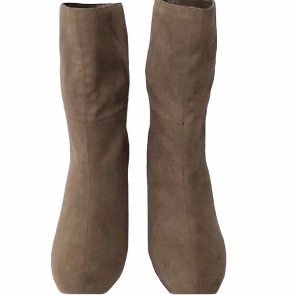 Charles By Charles David Brown Heeled Boots